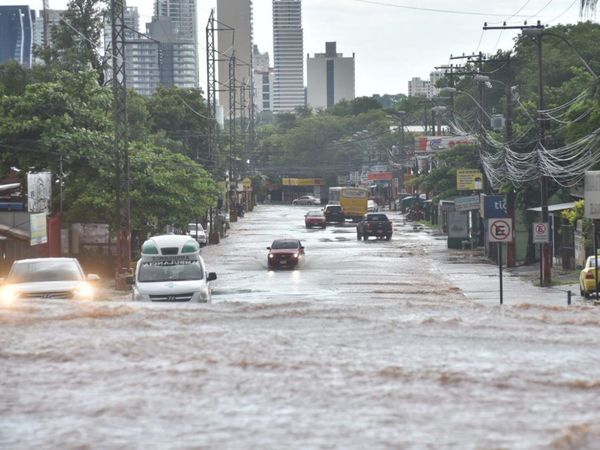 Lluvias intensas generan raudales importantes en Asunción y Central
