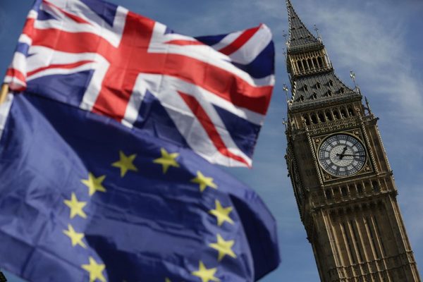 Gran Bretaña y la Unión Europea dicen que continuarán negociando
