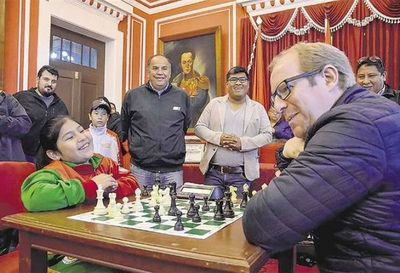 La boliviana Nicole Mollo avanza a la fase final del Mundial de Ajedrez