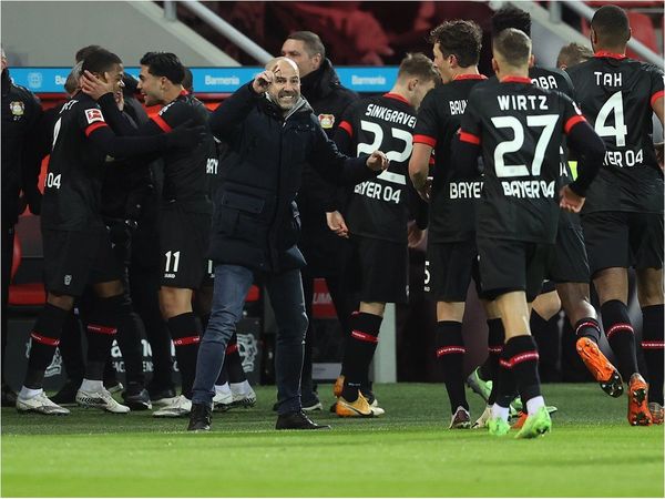 Bayer Leverkusen asalta el liderato