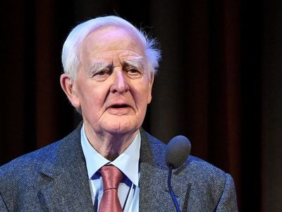 Muere el escritor británico John Le Carré a los 89 años