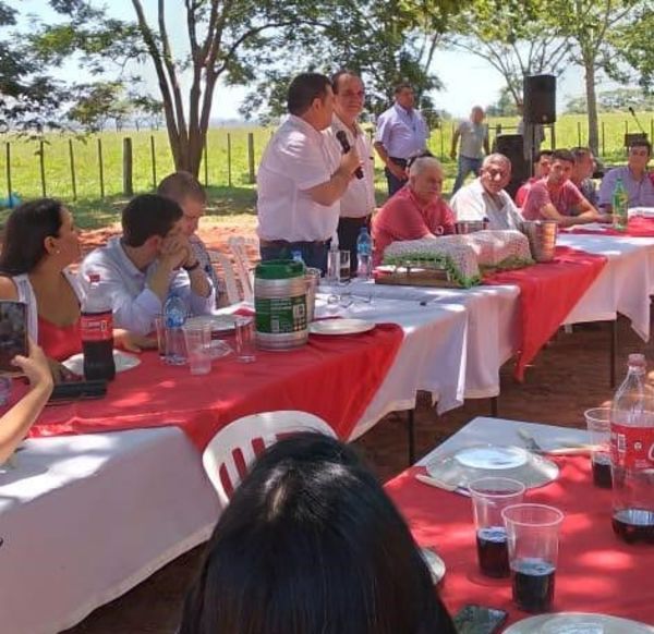 Cartes participó de cumpleaños en Arroyos y Esteros sin cumplir protocolos sanitarios - Nacionales - ABC Color