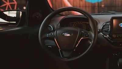 Autos y vehículos livianos caen en torno al 20% este año, pero concesionarias esperan repunte para el 2021