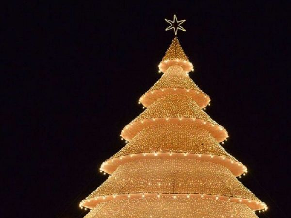 El ambiente navideño copa las calles de Bella Vista con mucho color