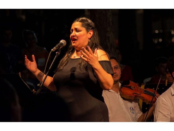 Las aves cantan con la OSCA se presenta en la Plaza Uruguaya