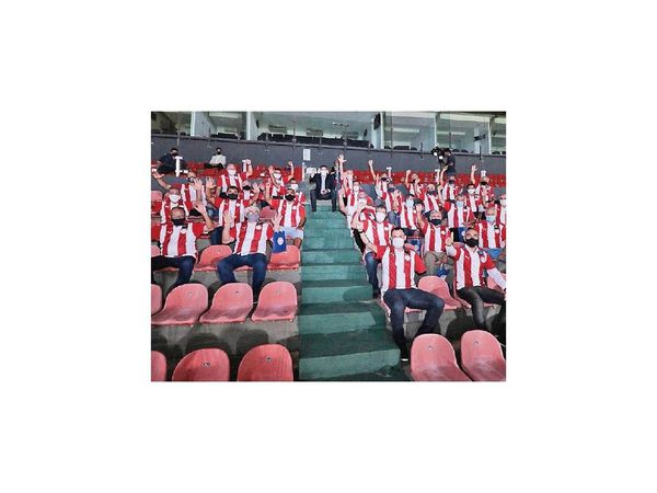 Los campeones en su lugar