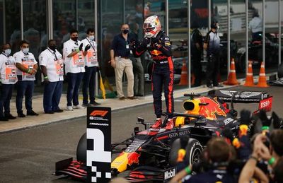 Max Verstappen resiste a los Mercedes y gana el último GP - Automovilismo - ABC Color