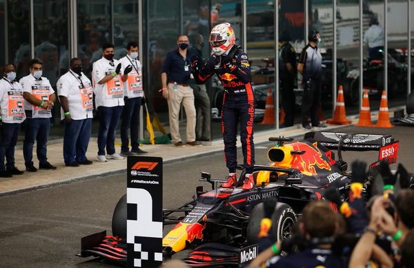 Max Verstappen resiste a los Mercedes y gana el último GP - Automovilismo - ABC Color