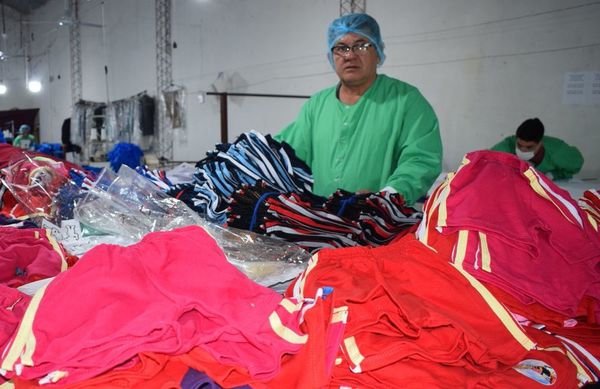 Confeccionistas de Yaguarón con miles de pedidos de tiendas retails - Nacionales - ABC Color
