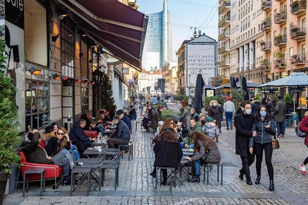 Italia evalúa restricciones para Navidad tras las multitudes en las calles - Mundo - ABC Color