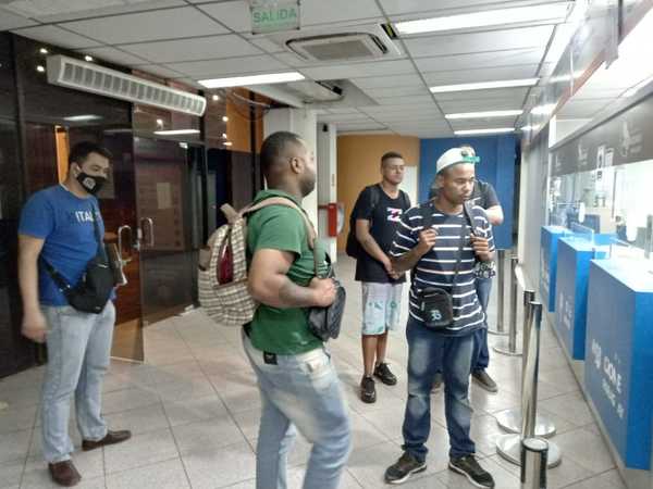 Expulsan a cinco brasileños por ingreso ilegal al país
