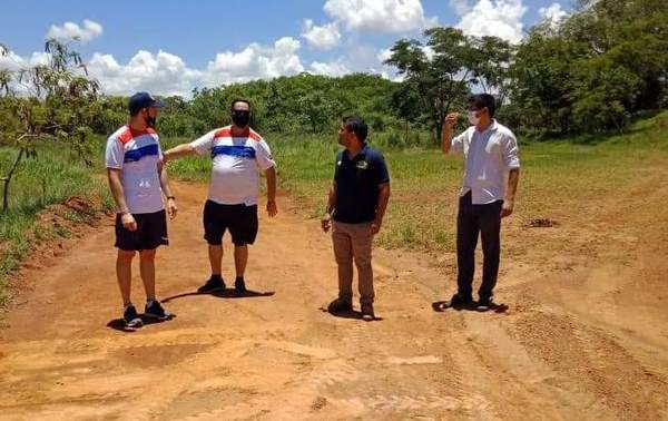Verifican espacio donde se construirá pista de atletismo en Franco
