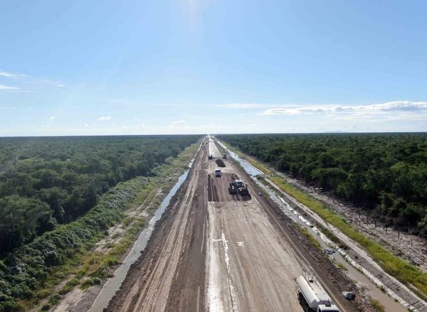 Pobladores de Puerto Indio se movilizan por traba a asfaltado