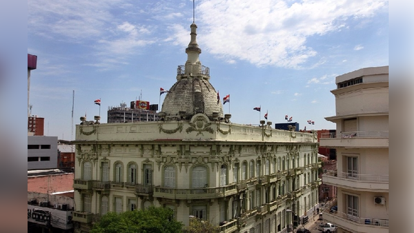 Para funcionarios del estado, esta tarde pagan sueldo de diciembre y aguinaldo