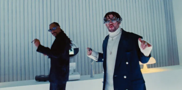 HOY / Bad Bunny lanza el video de "Hoy cobré", con el rapero Snoop Dogg