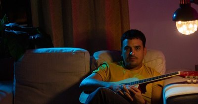 La Nación / Mauricio y las Cigarras presenta el videoclip de “Irse de casa”
