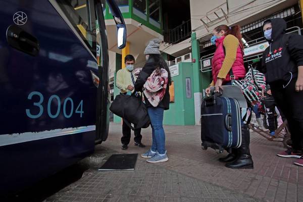 Covid-19: En Salud Pública analizan restringir viajes al interior en fin de año - ADN Digital