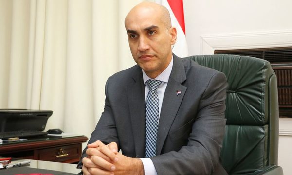 Corrupción e impericia en Salud: Mazzoleni ataca en intento por zafar de lluvia de críticas