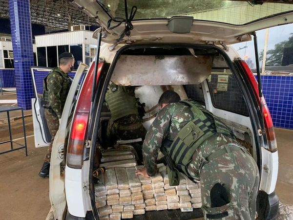 Caen dos paraguayos con marihuana en Foz de Yguazú - ABC en el Este - ABC Color