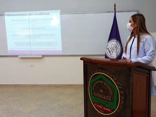 Alumnos de la Facultad de Medicina de la UNCA presentan tesis – Prensa 5