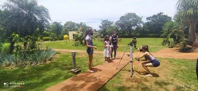 Turistas aprovecharon observatorio jesuita de San Cosme para observar el eclipse - Nacionales - ABC Color