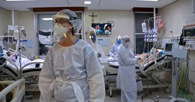 La Nación / Pacientes COVID que inician con síntomas leves también pueden llegar a UTI