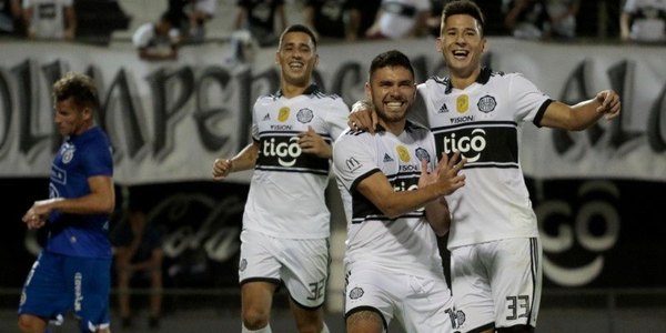 El delantero que debe volver a Olimpia y marcó un gol en el Brasileirão B