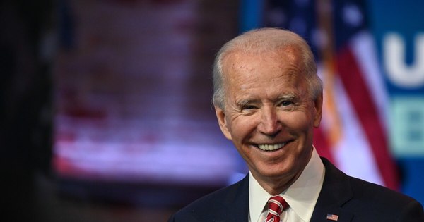 La Nación / Colegio Electoral de EEUU confirma victoria de Biden frente a Trump