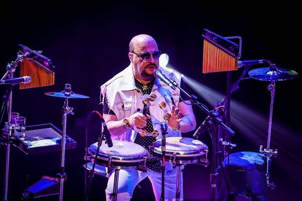 Falleció por covid el vocalista de la banda brasileña Roupa Nova - Música - ABC Color