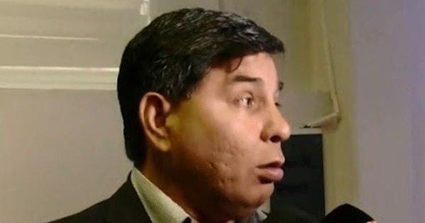 La Nación / Raro empastado