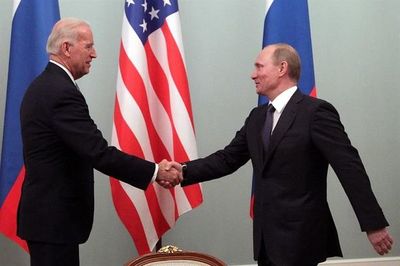 Putin felicita finalmente a Biden por su victoria en las elecciones  - Mundo - ABC Color