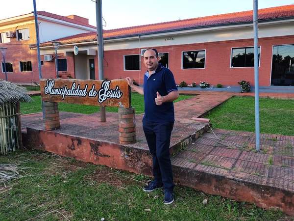 EL NUEVO INTENDENTE DE JESÚS DE TAVARANGUE ES HUGO PAUILLAUX