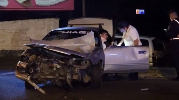 Conductor se salva de milagro tras violento accidente | Noticias Paraguay