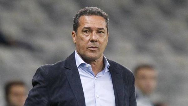 Vanderlei Luxemburgo hospitalizado con síntomas de Covid-19