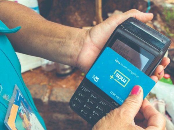 Hasta el 31 de enero se puede pagar con plata y tarjeta en los micros