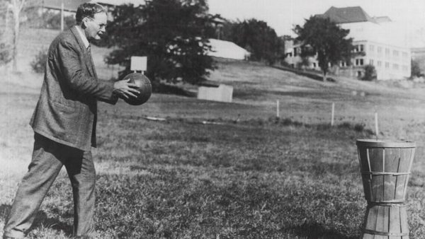 Se cumplen 129 años del nacimiento del baloncesto | OnLivePy