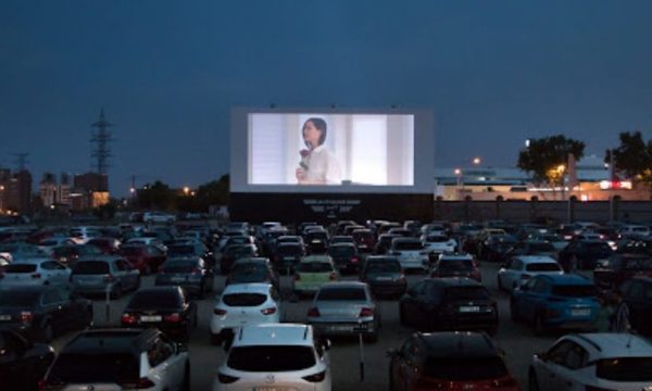Estrenan filme paraguayo sobre Navidad en pandemia en autocine de la Costanera