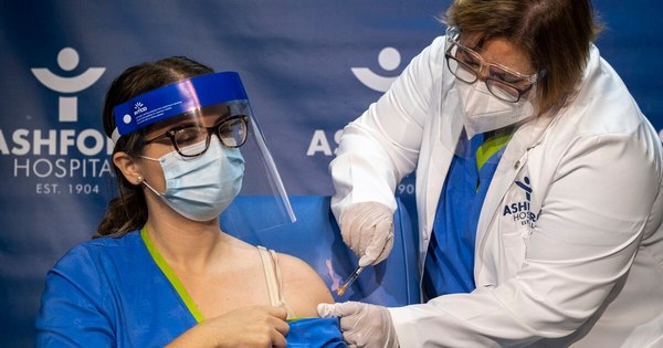 La Nación / EEUU y Canadá vacunan, Alemania se impacienta y Brasil politiza el COVID-19