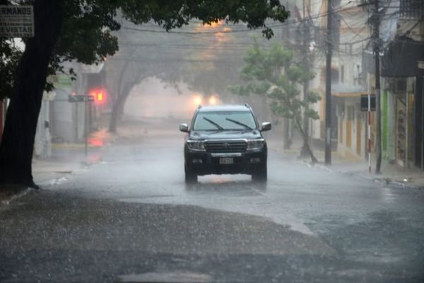 Anuncian tormentas y ráfagas de viento de hasta 120 km/h.