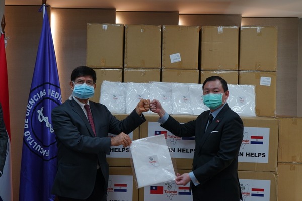 Medicina de la UNA y hospital de Taiwán firman convenio para capacitación de profesionales paraguayos - ADN Digital