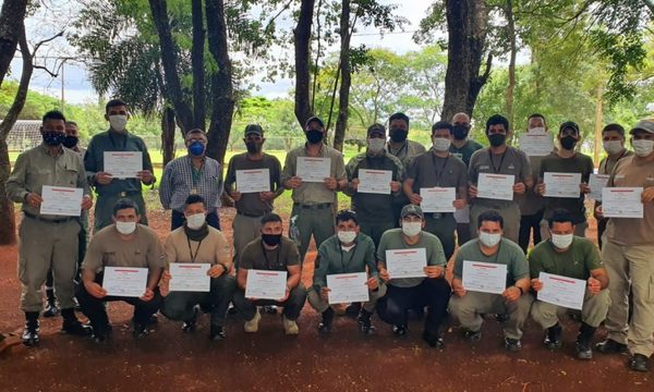 Capacitan a guardias forestales de Itaipú para fortalecer cuidado de áreas protegidas