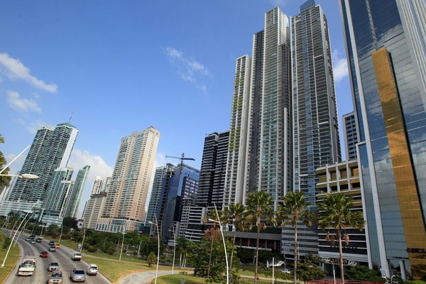 El PIB de Panamá acumula una caída del 20,4% entre enero y septiembre por la pandemia - MarketData