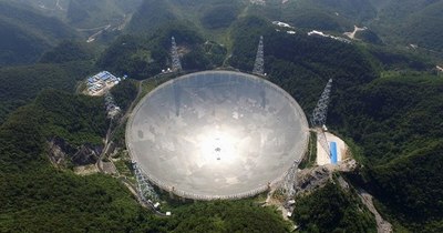 La Nación / China inaugura el mayor radiotelescopio del mundo