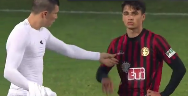 ¡Insólito! El jugador turco que no quiso intercambiar camisetas con Braian Samudio