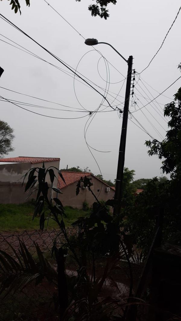 Operador de empresa teléfonica fallece tras recibir descarga eléctrica - Nacionales - ABC Color