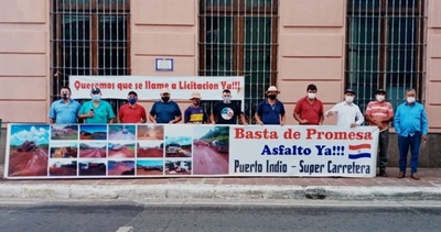 Pobladores de Mbaracayú llegaron hasta Asunción reclamando construcción de ruta