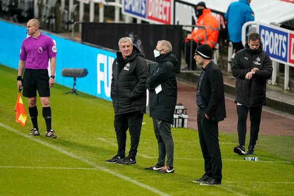Newcastle: dos positivos “no se sienten en absoluto bien” - Fútbol - ABC Color