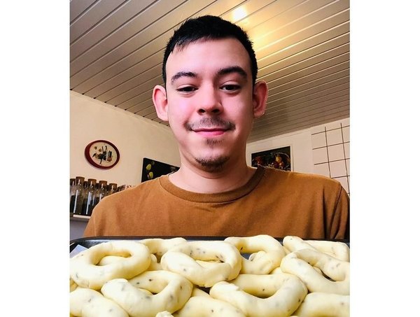 Crónica / Paraguayo chulea a la pandemia vendiendo chipa en Bélgica
