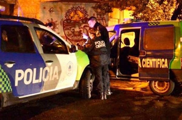 Buscan a paraguayo sospechoso del feminicidio de su esposa en Argentina