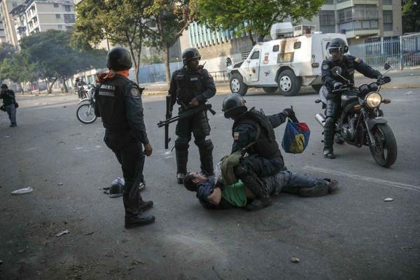 Human Rights Watch pide que haya justicia para abusos sistemáticos en Venezuela